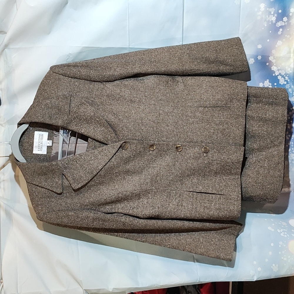 Executive Collection brown 2 piece suit, size 16